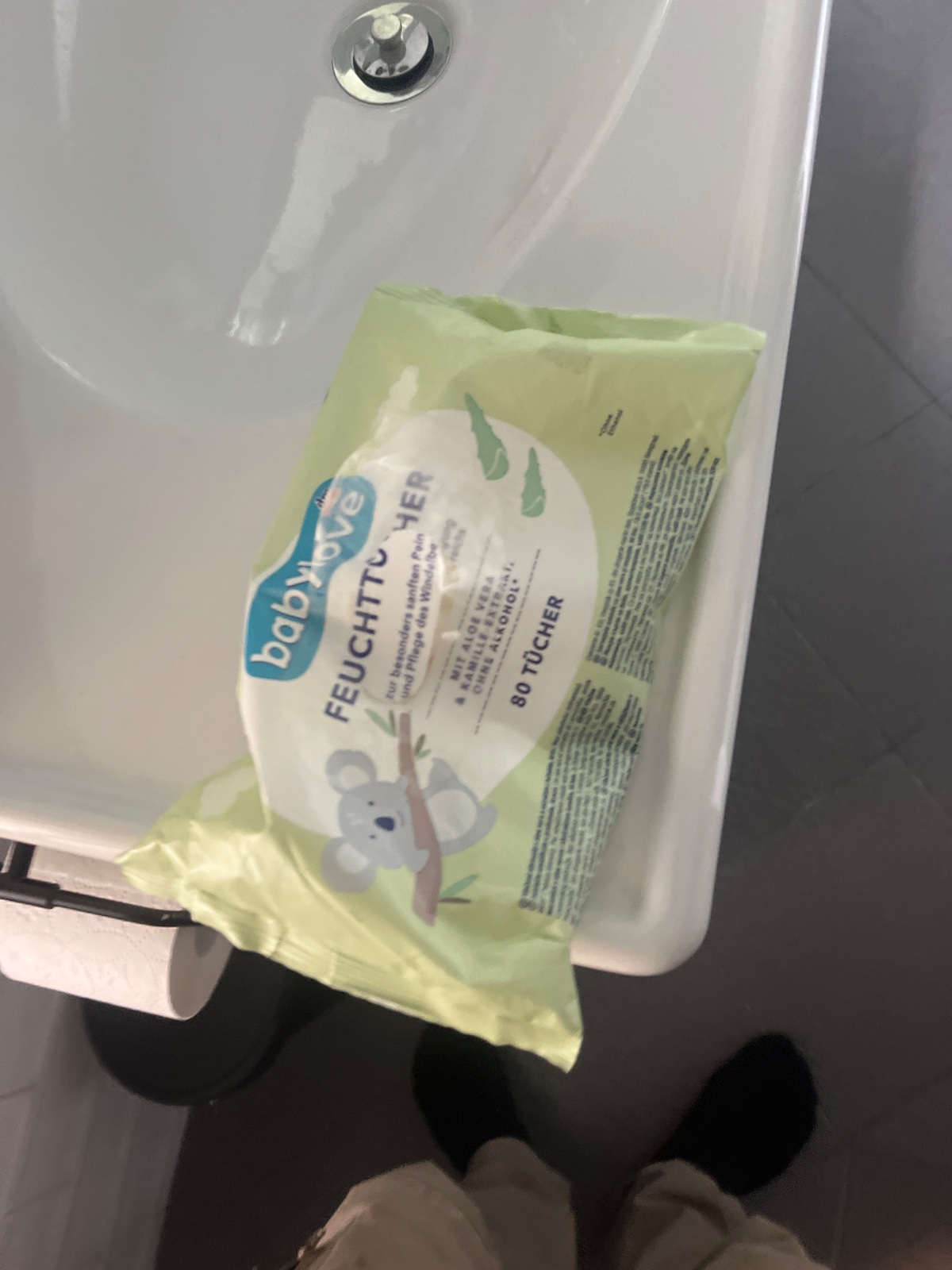 Mintgrüner Begleiter – Feuchttücher-Packung mit Koalamotiv